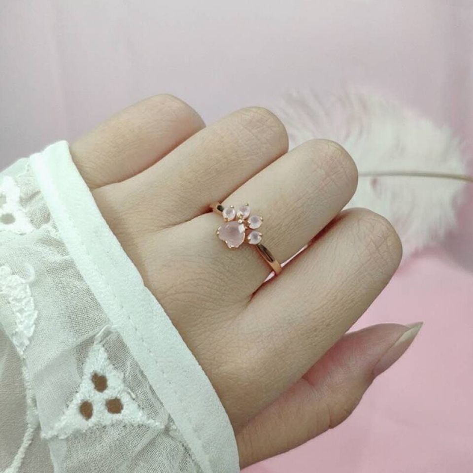 Fashion dog paw ring